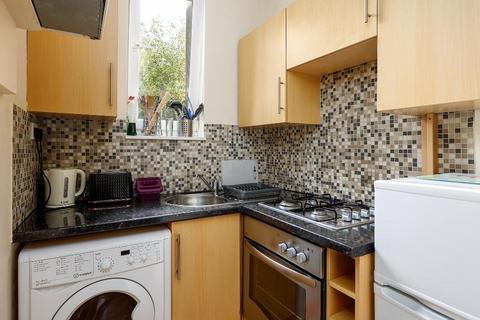 2 bedroom flat to rent, Milton Street, Edinburgh EH8