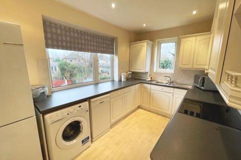 2 bedroom maisonette for sale, Meadow Court Moor Lane, Staines, TW18