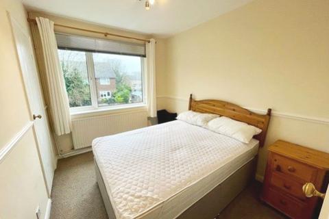 2 bedroom maisonette for sale, Meadow Court Moor Lane, Staines, TW18