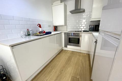 2 bedroom flat to rent, Southgate Road, London N1