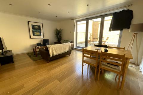 2 bedroom flat to rent, Southgate Road, London N1