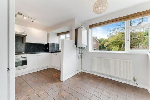 2 bedroom house to rent, South Terrace, Surbiton KT6