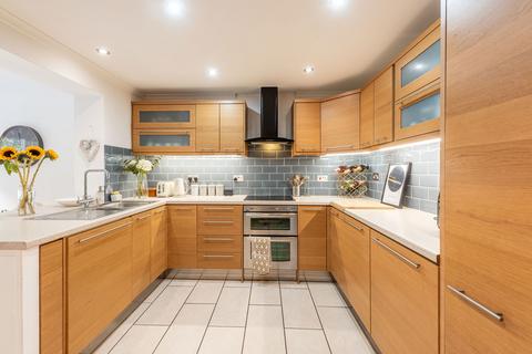 28 Duncansby Drive, Wirral, CH63 0NY