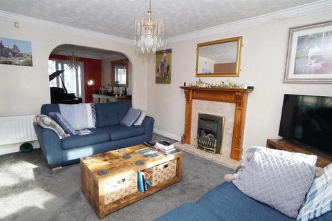 4 bedroom detached house for sale, Overland Crescent, Apperley Bridge, Bradford