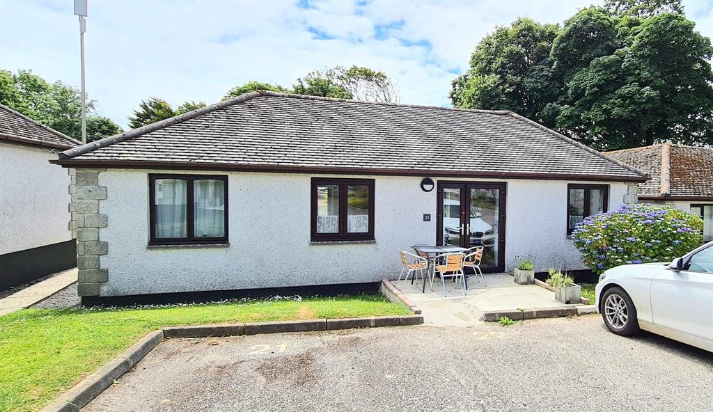 2 Bedroom Holiday Bungalow For Sale