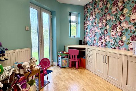 10 Rising Lane, Oldham, OL8 3AN
