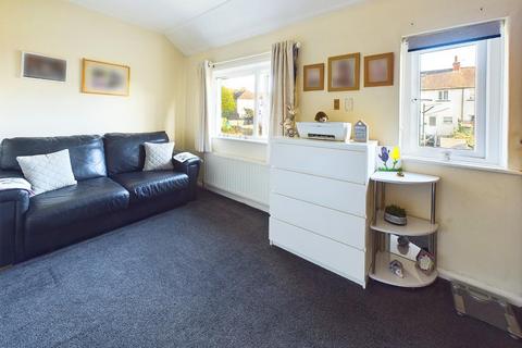 48 Queens Road, Bingley, BD16 2HA