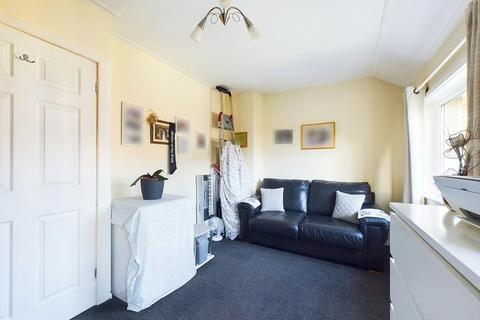 48 Queens Road, Bingley, BD16 2HA