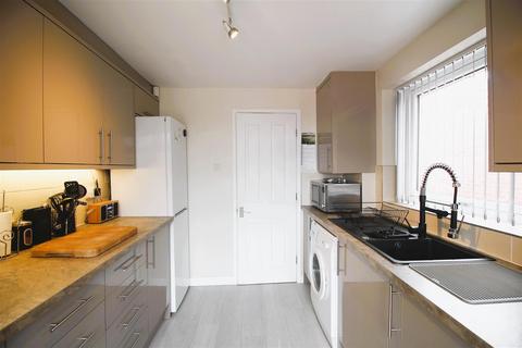 19 Grasmere Road, Wyke, Bradford, BD12 9DT