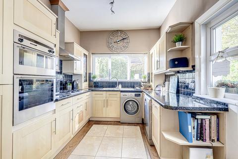 25 Lifstan Way, Southend-on-sea, SS1 2YA