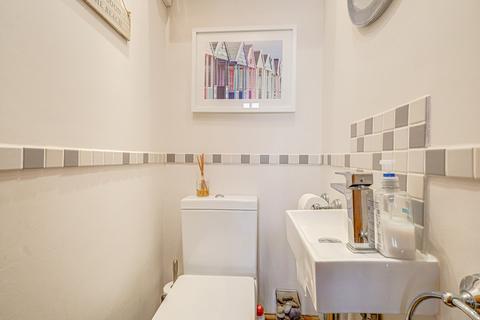 25 Lifstan Way, Southend-on-sea, SS1 2YA