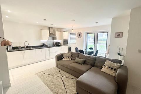 2 bedroom apartment to rent, Haven Road, Rainham RM13