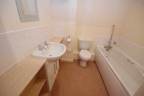 2 bedroom flat to rent, Olwen Drive, Hebburn