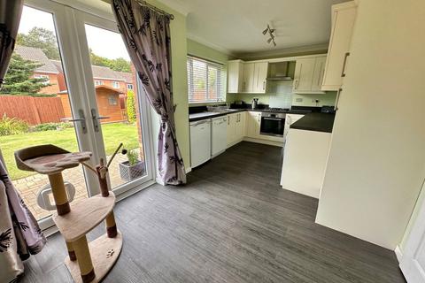 4 bedroom detached house for sale, Gainsborough Way, Telford TF5