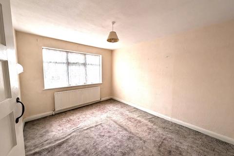 undefined, Kingshill Avenue, Hayes, Greater London, UB4