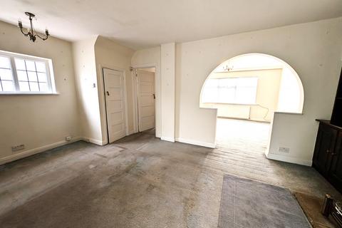 3 bedroom semi-detached house to rent, Kingshill Avenue, Hayes, Greater London, UB4