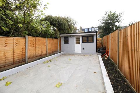 4 bedroom house to rent, Salisbury Road, Barnet EN5