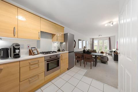 2 bedroom flat for sale, Worcester Close, London SE20