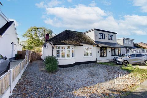 2 bedroom semi-detached bungalow for sale, Woodham Road, Benfleet, SS7