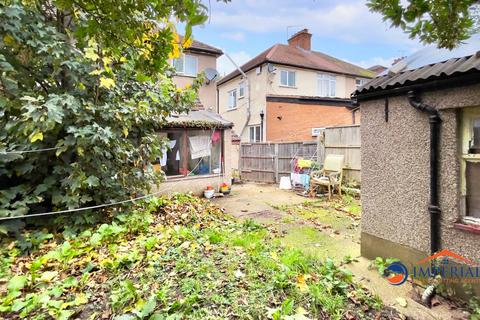 13 Old Cote Drive, Hounslow, TW5 0RW