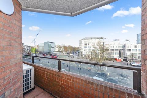 3 bedroom apartment to rent, Finchley Road,  Swiss Cottage,  NW3