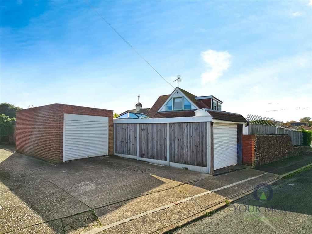 Garage/Driveway