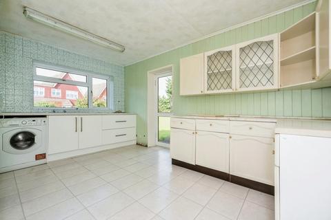 3 bedroom semi-detached bungalow for sale, Hill Close, Gravesend DA13