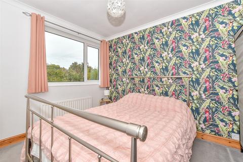 15 Chaplin Drive, Headcorn, Ashford, TN27 9TN