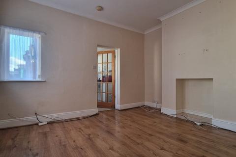 2 bedroom end of terrace house to rent, New Street, Quarry Bank, Brierley Hill, DY5