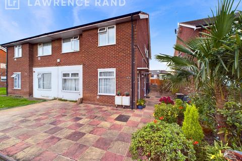 2 bedroom maisonette for sale, Fairey Avenue, Hayes, Middlesex, UB3