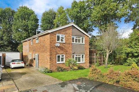 4 bedroom detached house for sale, Queensway, Frimley Green