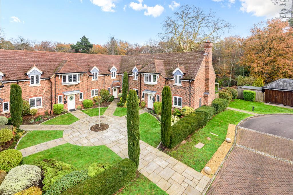 Windsor, Berkshire, SL4 4 bed terraced house for sale £975,000