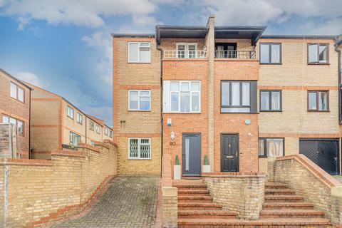 4 bedroom townhouse for sale, Saunders Ness Road, Isle of Dogs E14