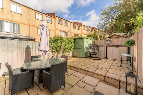 4 bedroom townhouse for sale, Saunders Ness Road, Isle of Dogs E14