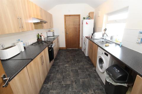 4 bedroom flat to rent, Woodville Road, Cardiff CF24