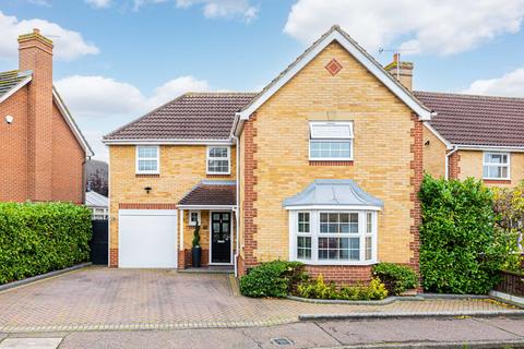 4 bedroom detached house for sale, Truro Crescent, Rayleigh, SS6