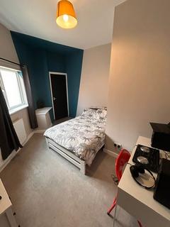 8 bedroom terraced house to rent, Milnthorpe Street, Salford M6