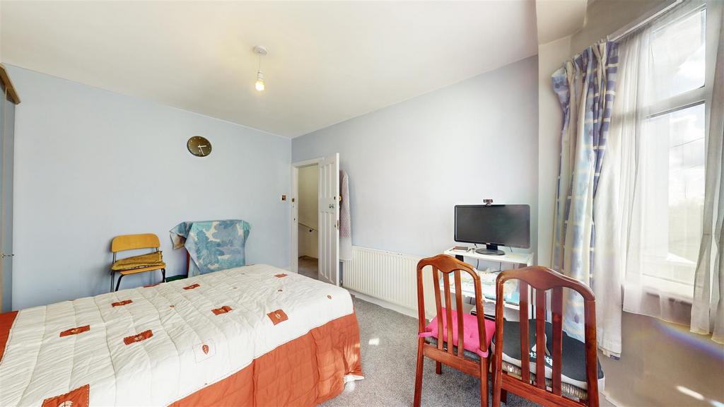 Bedroom 1.jpg