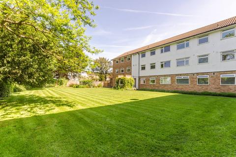 2 bedroom flat for sale, St Anthony's Court, Nightingale Triangle, London, SW12