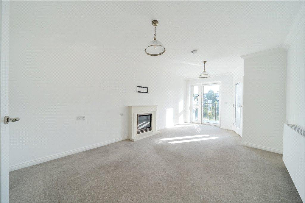 Mill Hill Road, London 2 bed apartment for sale £575,000