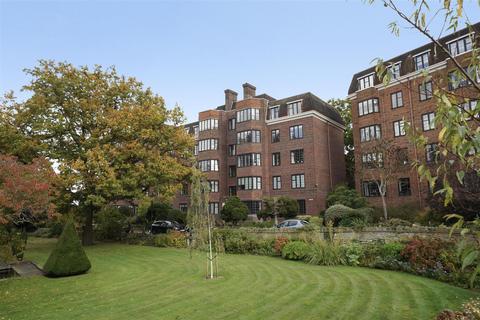 3 bedroom flat for sale, Girton House, Manor Fields, Putney