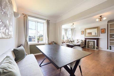 3 bedroom flat for sale, Girton House, Manor Fields, Putney