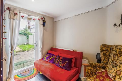21 Carville Crescent, Brentford, TW8 9RB