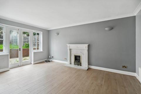 18 Malden Fields, Bushey, WD23 2QA