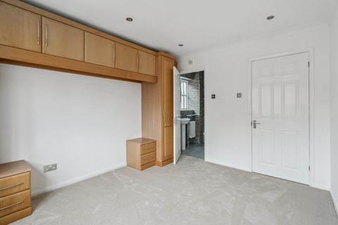 18 Malden Fields, Bushey, WD23 2QA