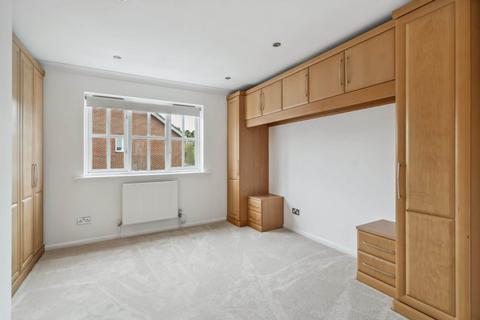 18 Malden Fields, Bushey, WD23 2QA