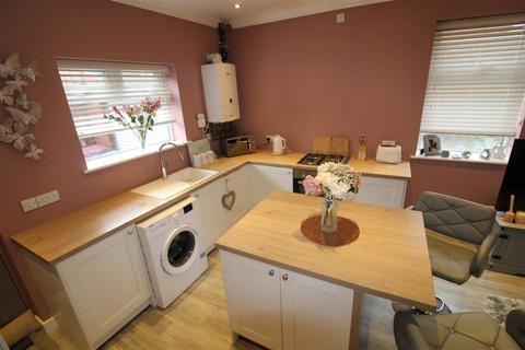 3 bedroom end of terrace house for sale, Avondale Street, Bolton