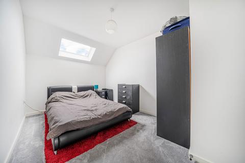 35 Observer Point Road, Overton, Basingstoke, RG25 3FA