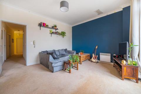 2 bedroom flat for sale, Aylesbury,  Buckinghamshire,  HP19