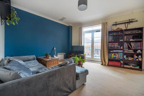 2 bedroom flat for sale, Aylesbury,  Buckinghamshire,  HP19